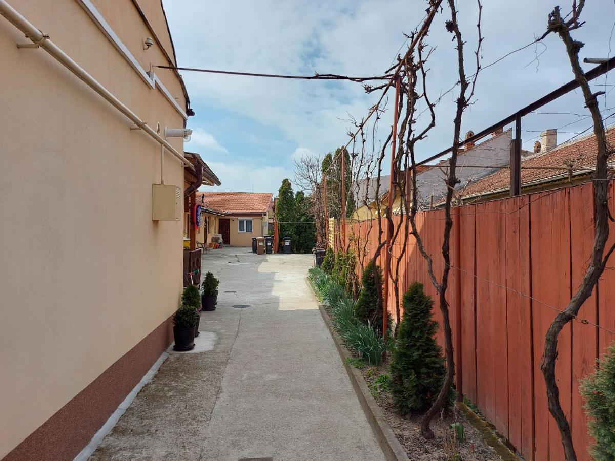 Relax Spiral House Villa Орадеа Екстериор снимка